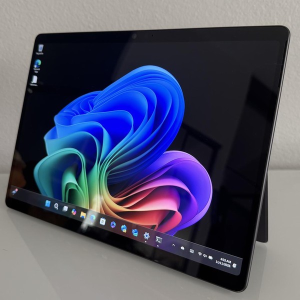 Microsoft Surface Pro 11 - 512 GB, Black, 16 GB, Snapdragon X Elite