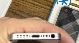 Good
													Apple iPhone SE 1st Gen 2016 - Unlocked, Grey, 32 GB, A1723, photo 5 of 6