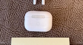 Used
													Apple AirPods Pro 2 - Lightning, photo 2 of 3