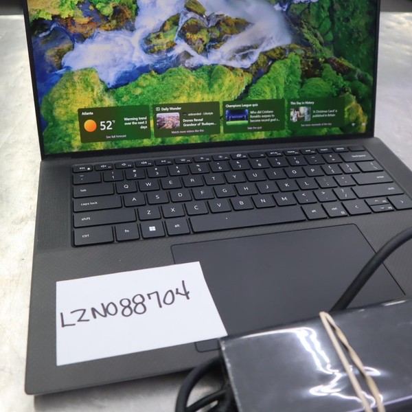 Dell XPS 15 9520 (2022) - 512 GB, Silver, 16 GB, Intel Core i7, FHD+ Plus Non-touch