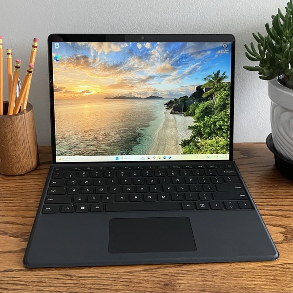 Microsoft Surface Pro 8 - 512 GB, Graphite, 8 GB, Intel Core i5