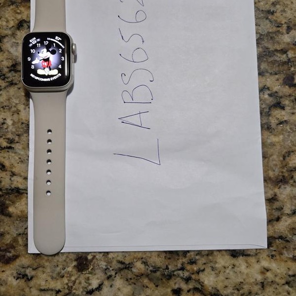 Apple Watch SE 2nd Gen 40mm - Starlight, A2722 - GPS, Aluminum