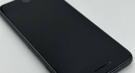 Fair
													Apple iPhone SE 3rd Gen 2022 - Unlocked, Midnight, 64 GB, A2595, photo 4 of 12