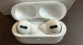 Used
													Apple AirPods Pro - Wireless Case, photo 5 of 8