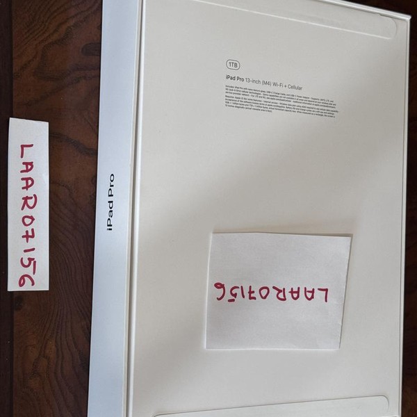 Apple iPad Pro 13 inch (M4) 2024 - Unlocked, 1 TB, Black, 16 GB, A2926, Nano-texture Glass