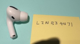 Used
													Apple AirPods Pro - MagSafe Case, photo 3 of 9