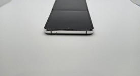 Fair
													Samsung Galaxy Z Flip3 5G - Unlocked, White, 256 GB, 8 GB, SM-F711U1, Thom Browne Edition, photo 3 of 6