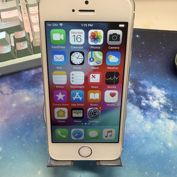 Apple iPhone 5S - Unlocked, 32 GB, Silver, A1533, GSM