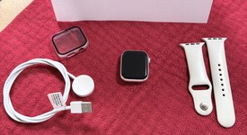 Good
													Apple Watch Series 9 45mm - Unlocked, Starlight, A2984 - Cellular, Aluminum, photo 5 of 13