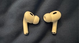 Used
													Apple AirPods Pro 2nd Gen - USB-C, photo 4 of 8