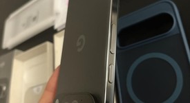 Mint
													Google Pixel 10 Pro - Unlocked, Obsidian, 128 GB, G4QUR, photo 5 of 11