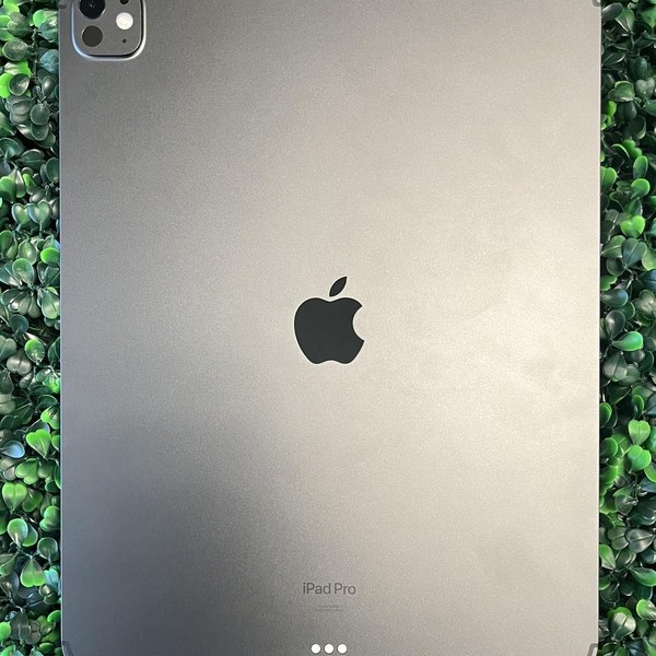 Apple iPad Pro 13 inch (M4) 2024 - Unlocked, 512 GB, Black, 8 GB, A2926, Standard Glass
