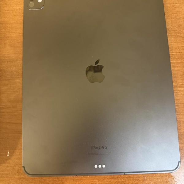 Apple iPad Pro 13 inch (M4) 2024 - Unlocked, 2 TB, Black, 16 GB, A2926, Standard Glass