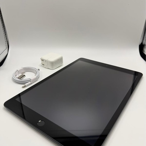 Apple iPad (9th Gen) - Wi-Fi, 64 GB, Gray, A2602