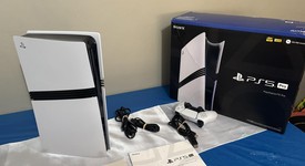Mint
													PlayStation 5 Pro (2024) - White, 2 TB, photo 1 of 10