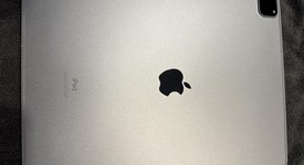 Good
													Apple iPad Pro 12.9" 5th Gen 2021 - Unlocked, Silver, 1 TB, photo 3 of 9