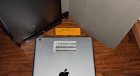 Good
													Apple iPad 5th Gen - Wi-Fi, Gray, 32 GB, A1822, photo 2 of 3