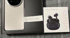 Mint
													Vivo X200 Pro - Unlocked Non-US, Titanium, 512 GB, 16 GB, photo 2 of 12
