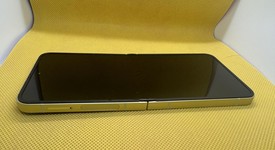 Fair
													Samsung Galaxy Z Flip6 - AT&T, Yellow, 512 GB, 12 GB, SM-F741U, photo 3 of 5