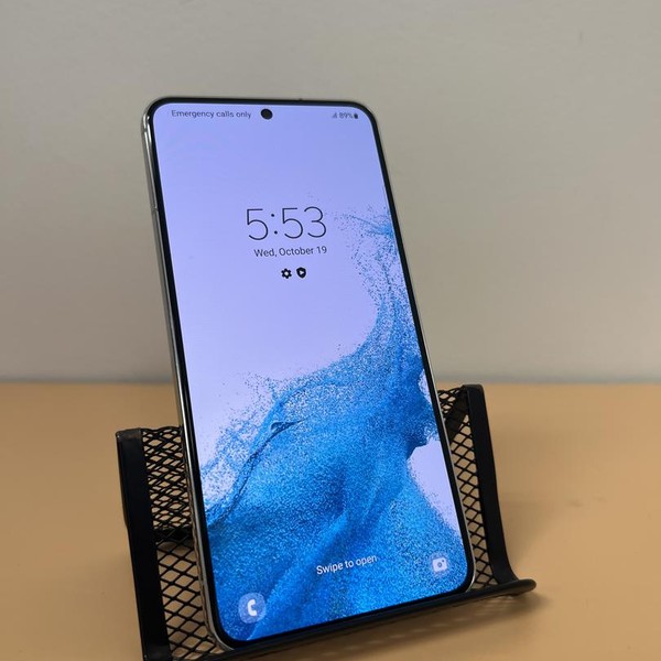 Samsung Galaxy S22 - Unlocked, 128 GB, White, 8 GB, SM-S901U1