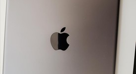 Good
													Apple iPad Air - Unlocked, Gray, 32 GB, photo 4 of 13