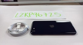 Mint
													Apple iPhone SE 3rd Gen 2022 - Unlocked, Midnight, 64 GB, A2595, photo 3 of 6