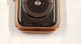 Good
													Apple Watch Series 4 40mm - T-Mobile, Gold, A1975 - Cellular, Aluminum, photo 3 of 4
