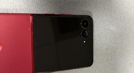 Mint
													Motorola Razr Ultra (2025) - AT&T, PANTONE Rio Red, 512 GB, 16 GB, photo 4 of 8