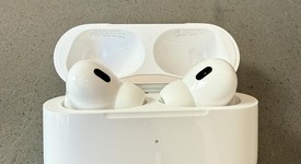 Used
													Apple AirPods Pro 2 - Lightning, photo 4 of 7