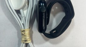 Mint
													Apple Watch SE 2nd Gen 40mm - Midnight, A2722 - GPS, Aluminum, photo 4 of 5