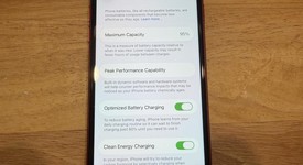 Good
													Apple iPhone SE 2nd Gen 2020 - Unlocked, Red, 64 GB, A2275, photo 1 of 4