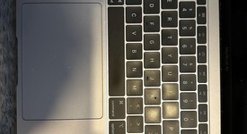 Good
													MacBook Air 2018 - 13" - I5, Silver, 256 GB, 8 GB, photo 4 of 7