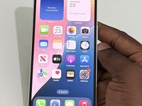 Apple iPhone 13