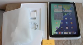 Mint
													Apple iPad 10th Gen - Wi-Fi, Silver, 256 GB, A2696, photo 1 of 10