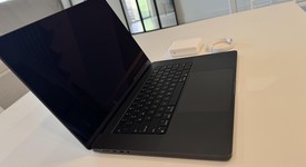 Good
													MacBook Pro Late 2023 (M3) - 16" - Apple M3 Max 14-core, Black, 1 TB, 36 GB, 30-core GPU, photo 4 of 11