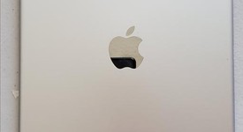 Good
													Apple iPad Pro 10.5" - Unlocked, Silver, 64 GB, photo 3 of 3