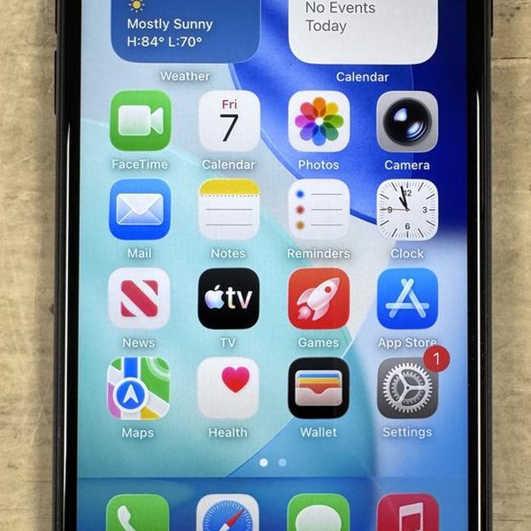 Apple iPhone SE 3rd Gen 2022 - Unlocked, 128 GB, Midnight, A2595