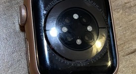Fair
													Apple Watch Series 6 40mm - Gold, A2291 - GPS, Aluminum, photo 4 of 9