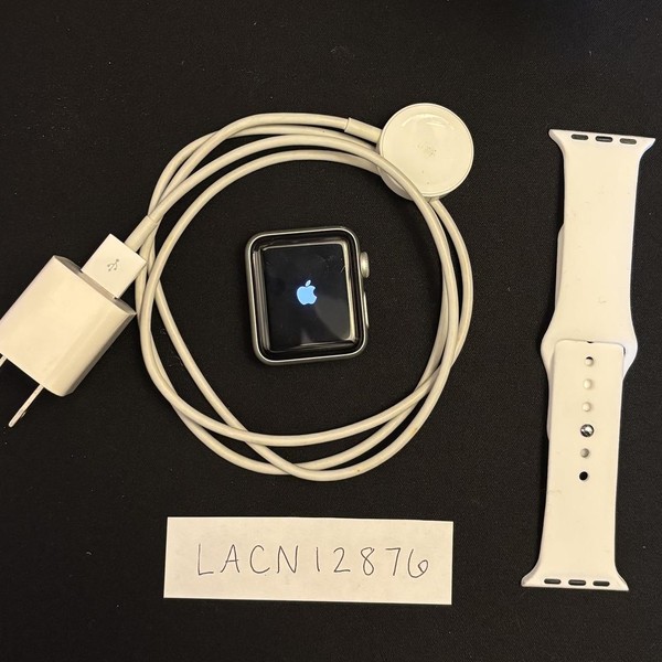 Apple Watch Series 3 38mm - Silver, A1858, Aluminum - GPS