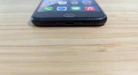 Good
													Apple iPhone SE 3rd Gen 2022 - Unlocked, Midnight, 64 GB, A2595, photo 3 of 14
