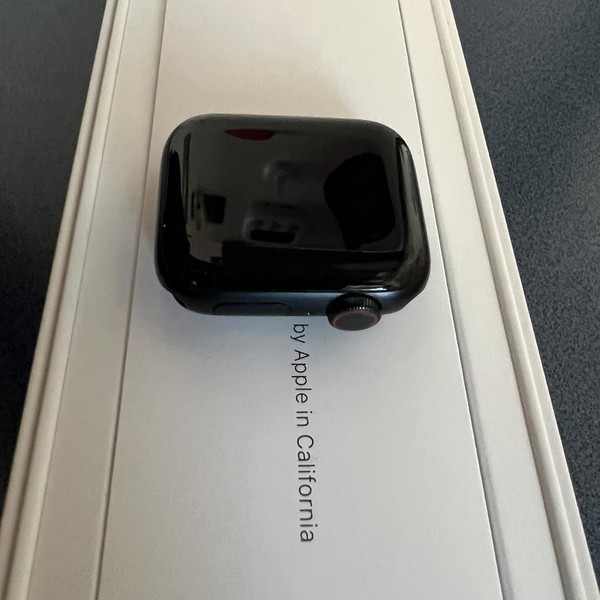 Apple Watch SE 2nd Gen 40mm - Unlocked, Midnight, A2726 - Cellular, Aluminum