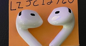 Used
													Apple AirPods 4th Gen - Active Noise Cancellation, photo 4 of 5