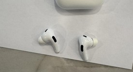 Used
													Apple AirPods Pro 2nd Gen - Lightning, photo 1 of 10