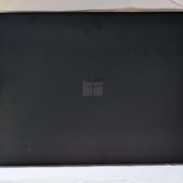Microsoft Surface Laptop 2 - 256 GB, Black, 8 GB, Intel Core i7