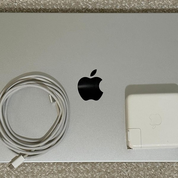 MacBook Pro Late 2023 (M3) - 14 inch - 1 TB, Silver, 18 GB, Apple M3 Pro 12-core, 18-core GPU
