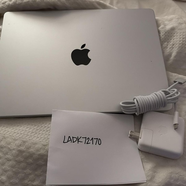 MacBook Pro Late 2023 (M3) - 14 inch - 512 GB, Silver, 18 GB, Apple M3 Pro 11-core, 14-core GPU