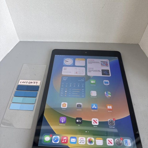 Apple iPad (7th Gen) - Unlocked, 128 GB, Gray, A2200