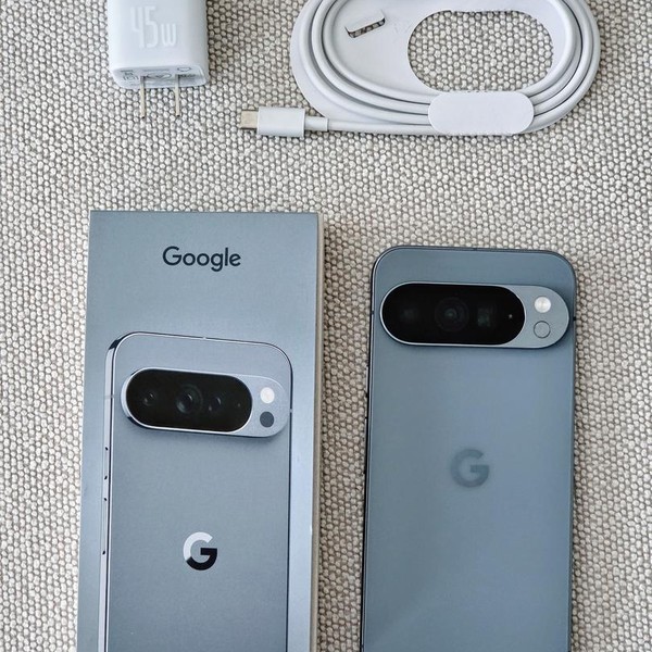 Google Pixel 10 Pro XL - Unlocked, 512 GB, Moonstone, GUL82