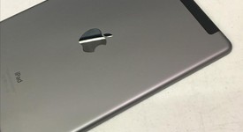 Good
													Apple iPad Air - Unlocked, Gray, 32 GB, photo 5 of 7