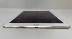 Good
													Apple iPad Pro 9.7" - Unlocked, Gold, 256 GB, A1674, photo 3 of 6